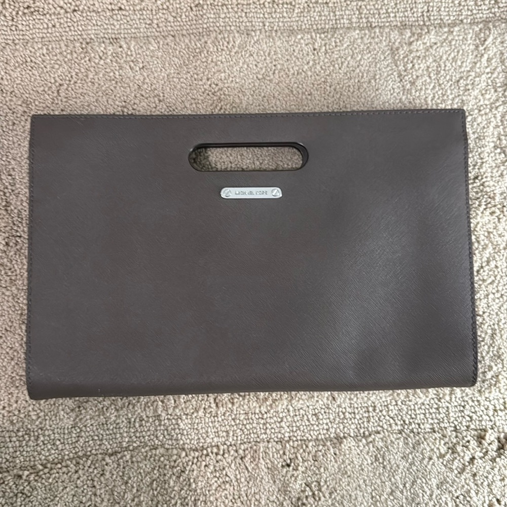 Tilda XL convertible clutch